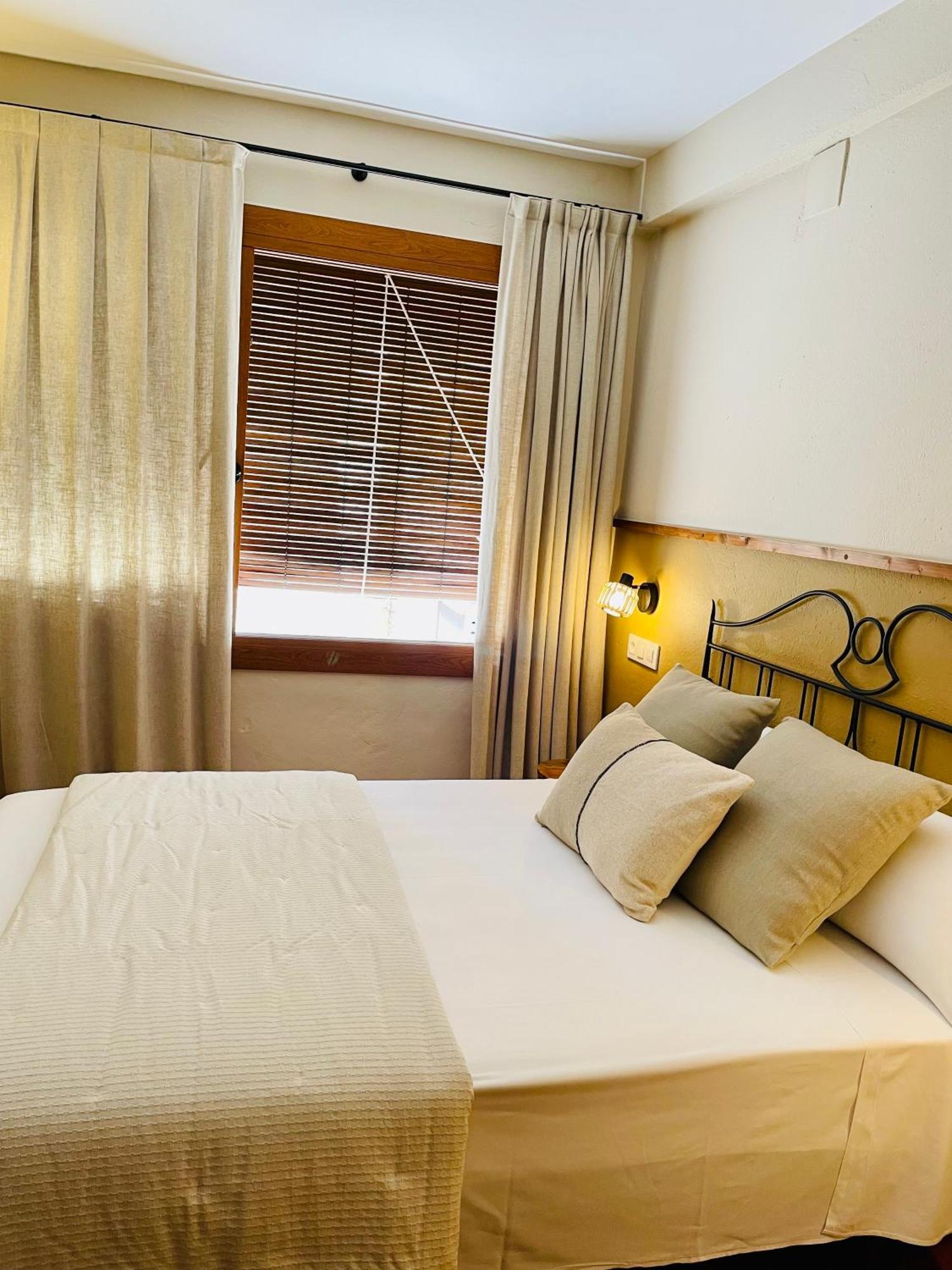 Apartaments Can Gibert Castello  D'Empuries Extérieur photo