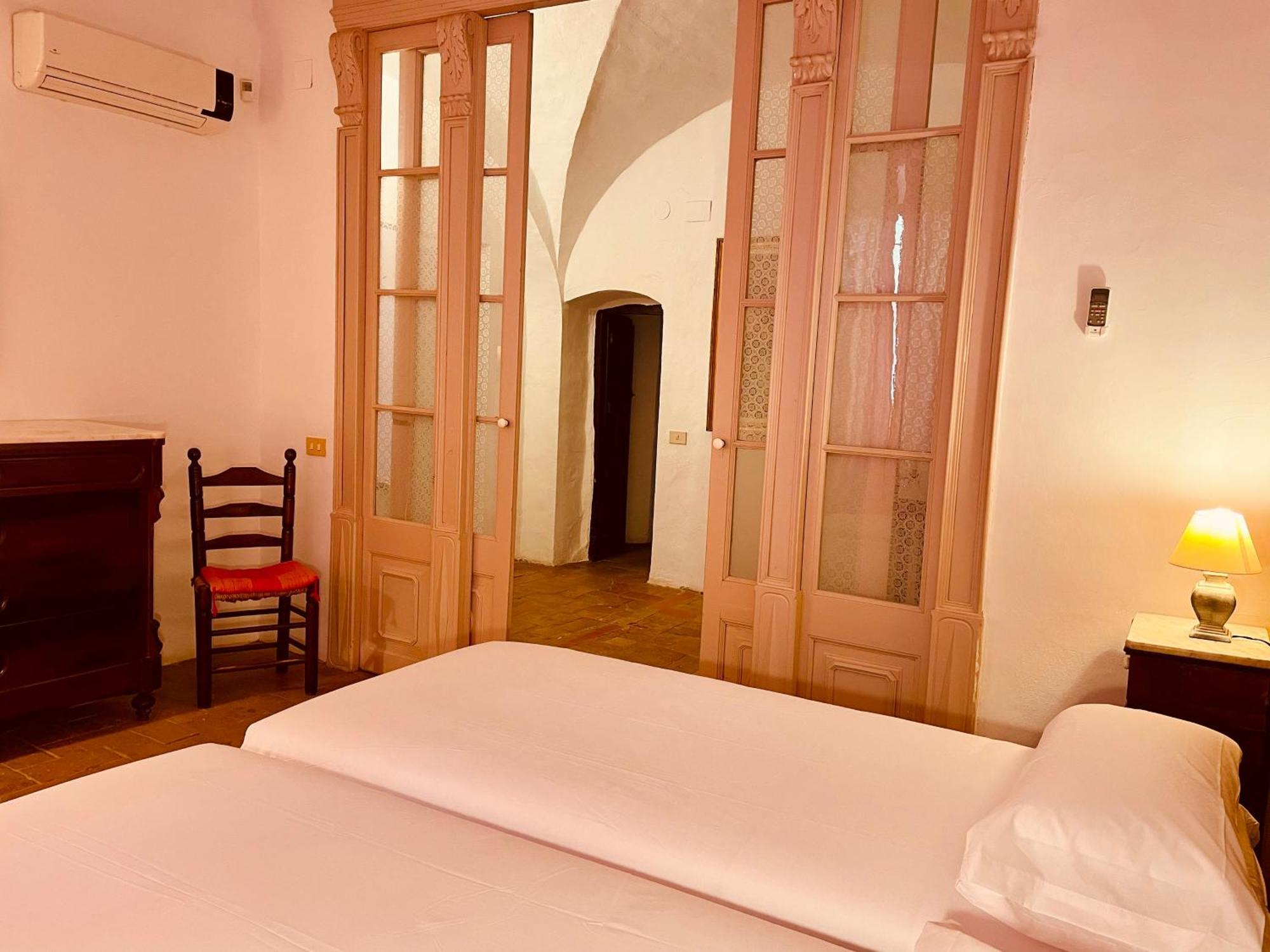 Apartaments Can Gibert Castello  D'Empuries Extérieur photo